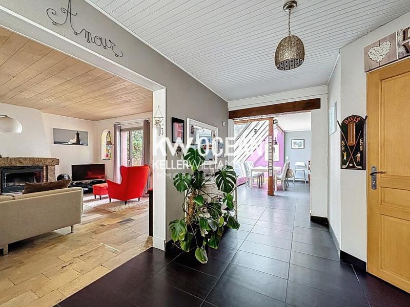 Maison - 186 m² - 8 pièces