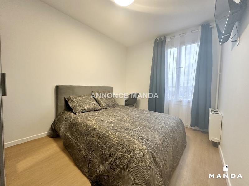 Chambre - 9 m² - 5 pièces