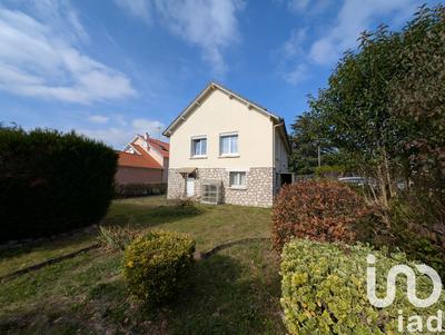 Maison - 96 m² - 4 pièces