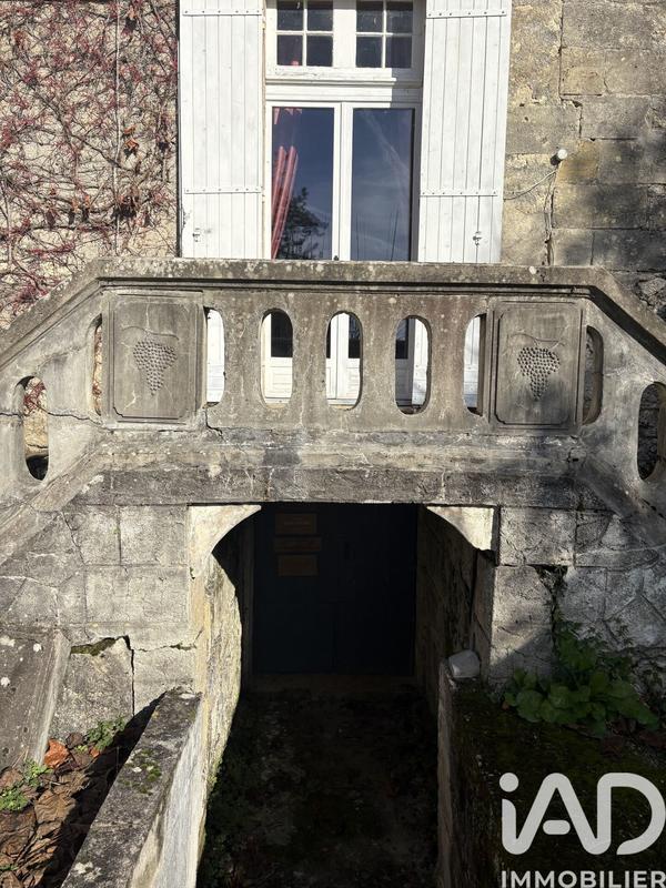 Maison - 340 m² - 12 pièces