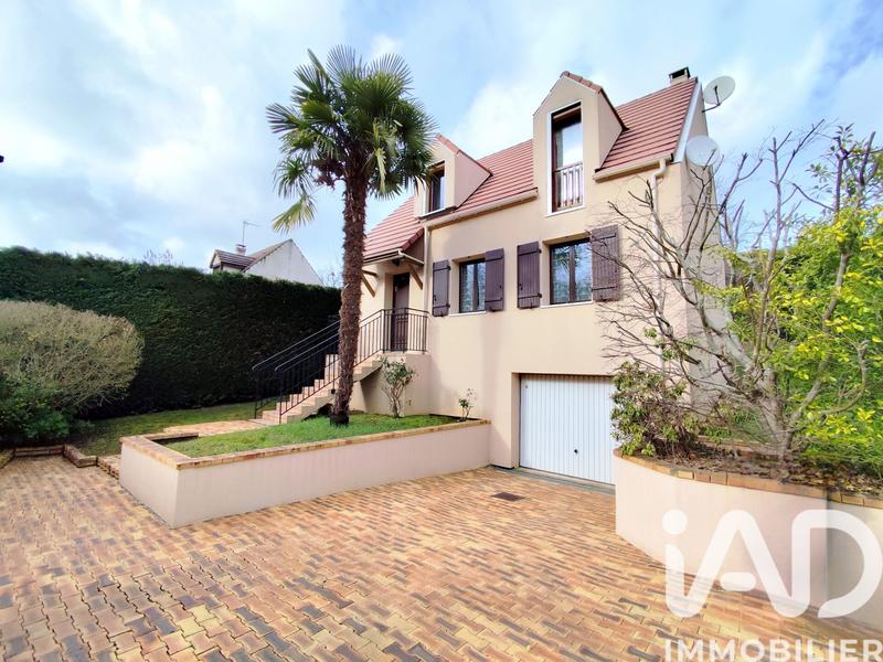 Maison - 94 m² - 5 pièces