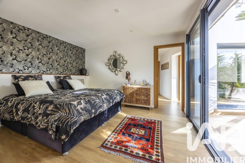 Maison - 260 m² - 6 pièces