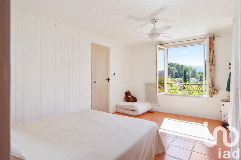 Maison - 180 m² - 7 pièces