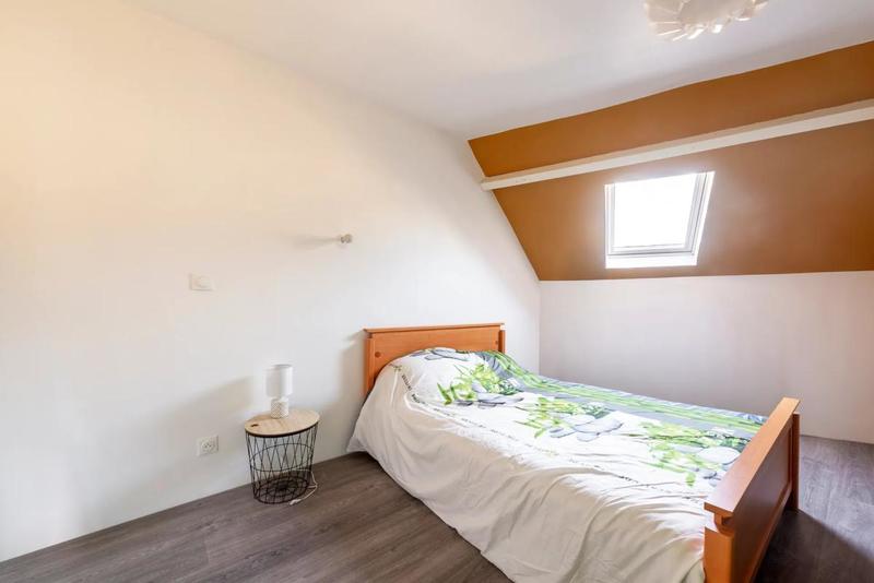 Maison - 240 m² - 10 pièces