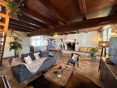 Maison - 240 m² - 9 pièces