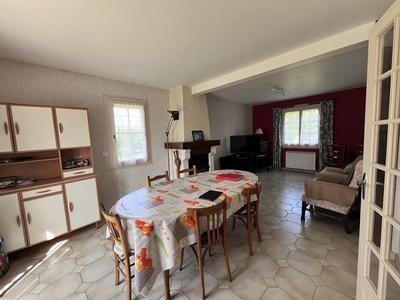 Maison - 97 m² - 5 pièces