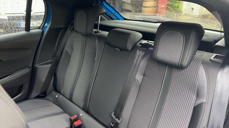 Peugeot E-208 100 kWh 136 Gt Line