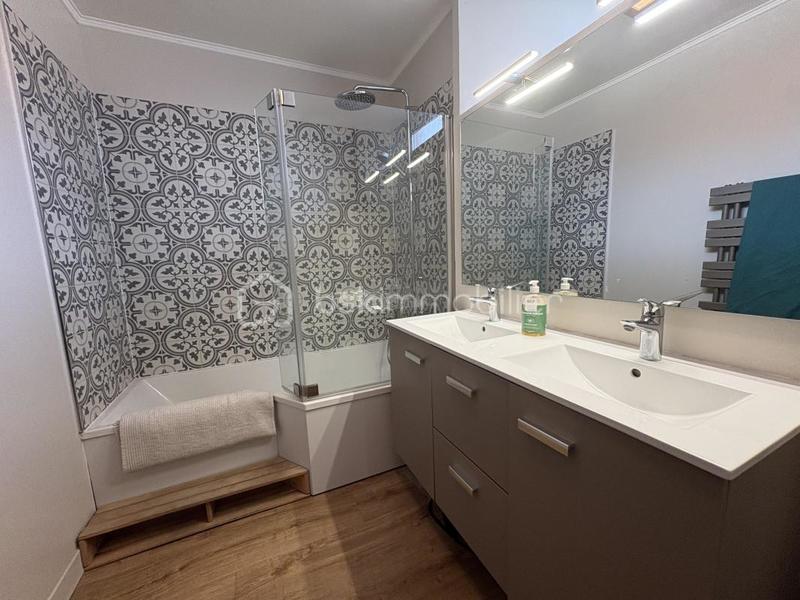 Demeure - 196 m² - 7 pièces