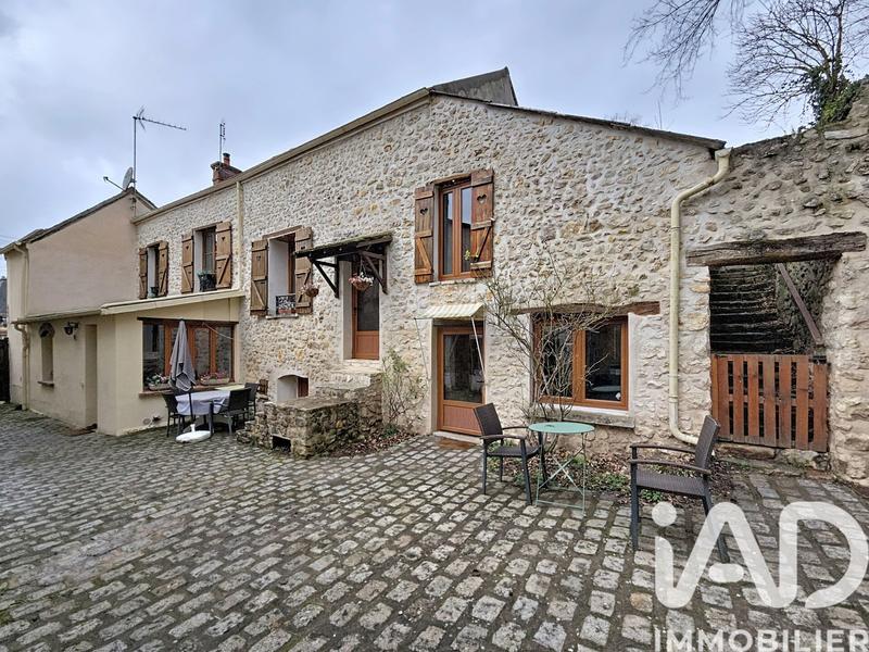 Maison - 200 m² - 8 pièces