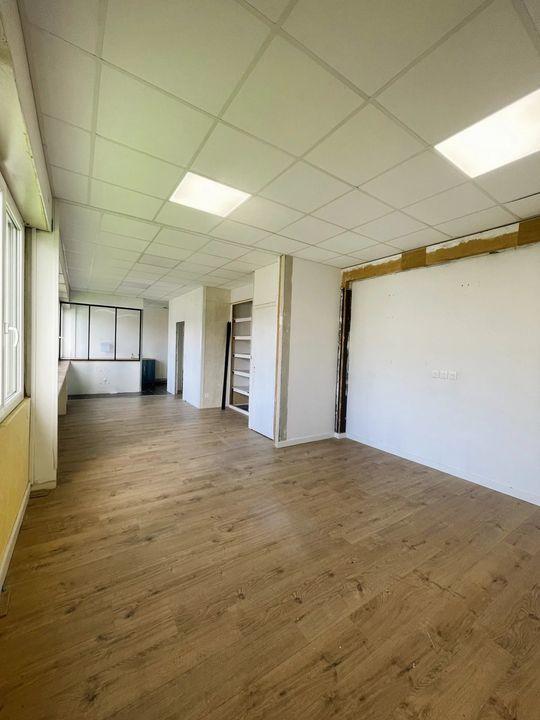 Local commercial - 93 m² - 3 pièces