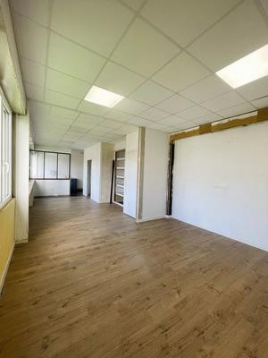 Local commercial - 93 m² - 3 pièces