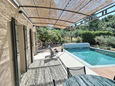 Maison - 101 m² - 5 pièces