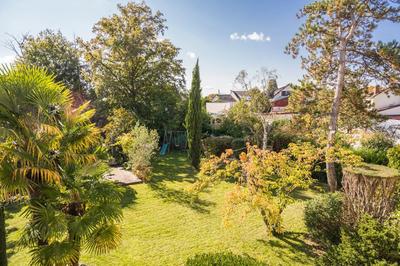 Maison - 230 m² - 10 pièces