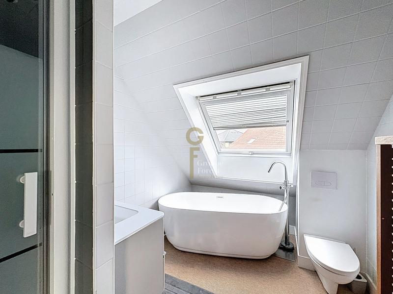 Maison - 183 m² - 12 pièces