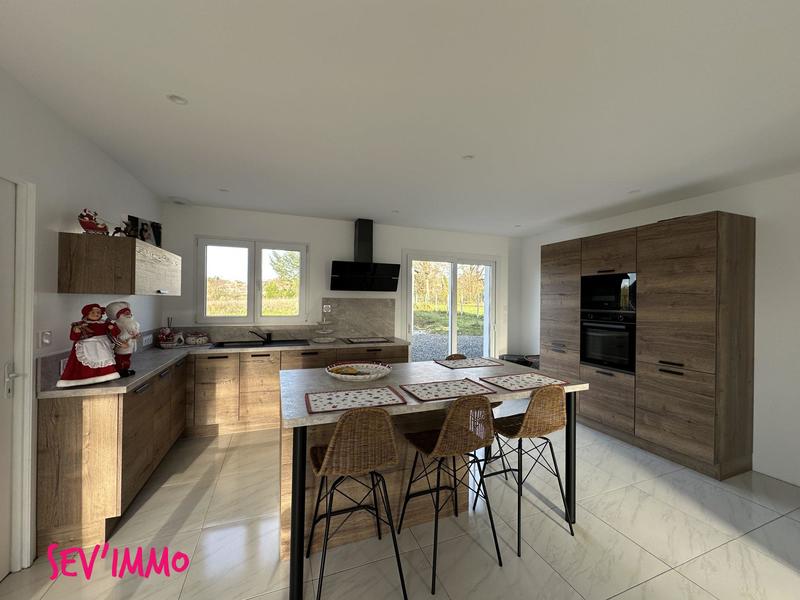 Maison - 102 m² - 4 pièces