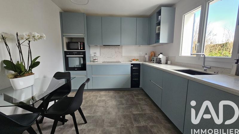 Maison - 90 m² - 5 pièces