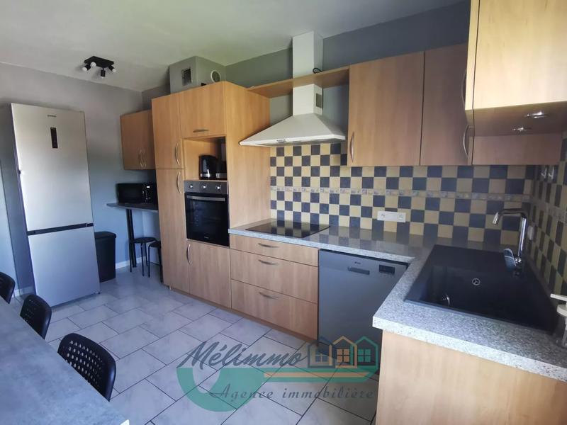 Appartement - 96 m² - 5 pièces