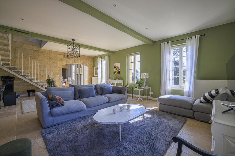 Maison en pierre - 270 m² - 8 pièces