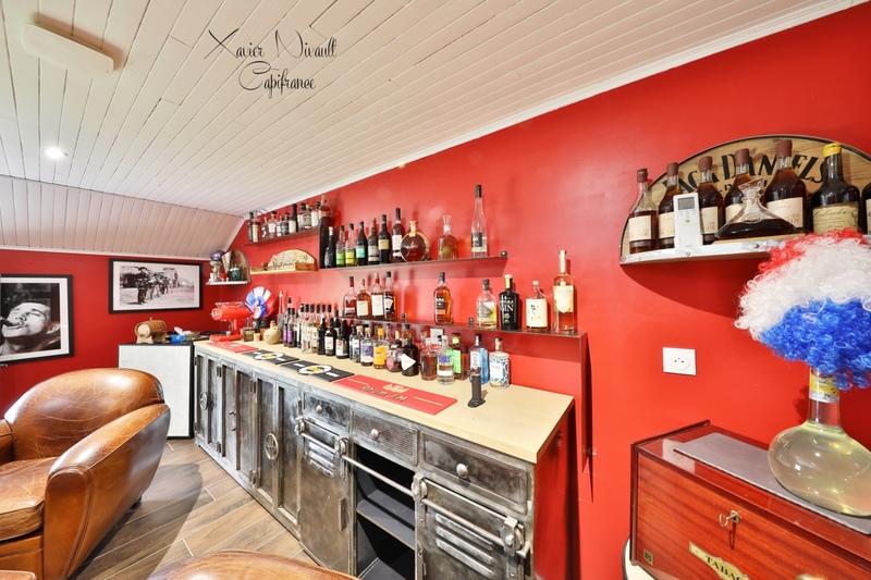 Maison - 291 m² - 10 pièces