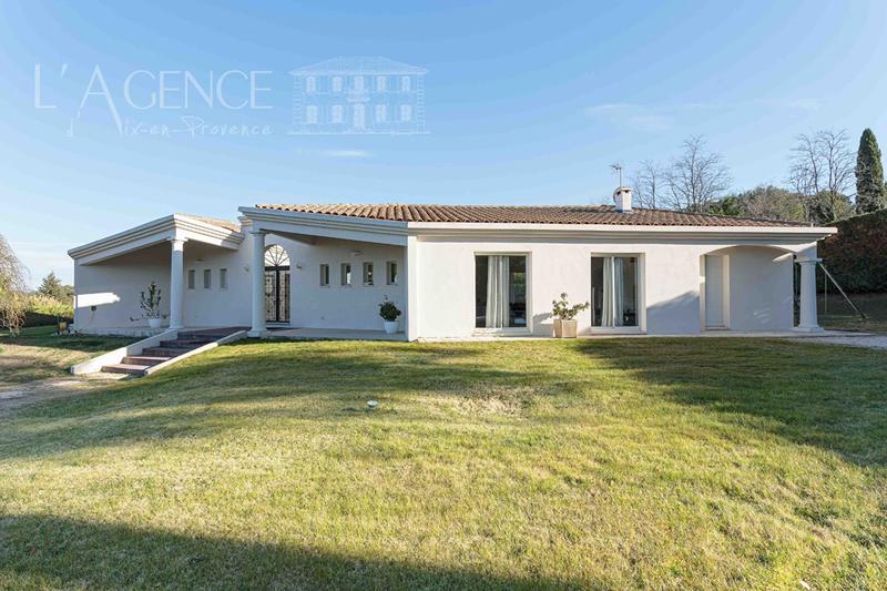 Maison - 215 m² - 6 pièces