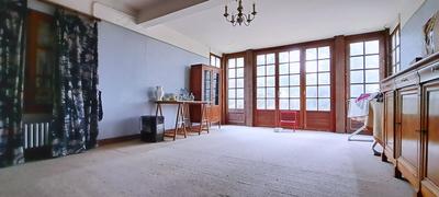 Maison - 203 m² - 7 pièces