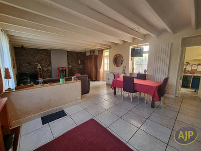 Maison - 102 m² - 4 pièces