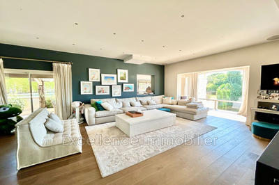 Villa - 265 m² - 8 pièces