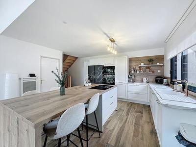 Maison - 140 m² - 7 pièces