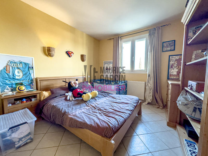 Maison traditionnelle - 180 m² - 8 pièces