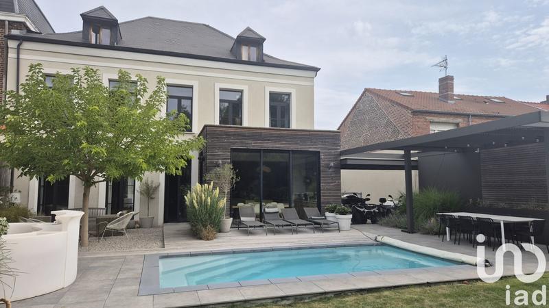 Maison - 253 m² - 9 pièces