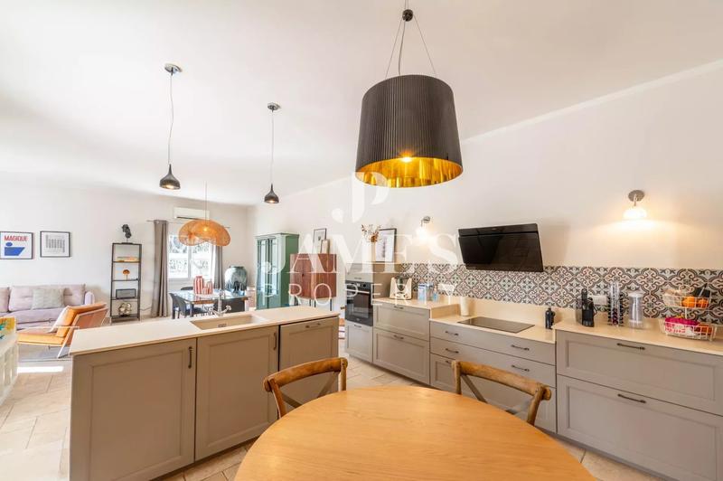 Maison - 158 m² - 6 pièces