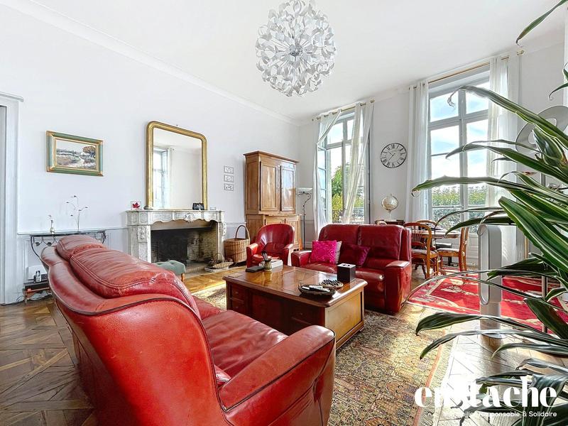 Appartement - 140 m² - 4 pièces