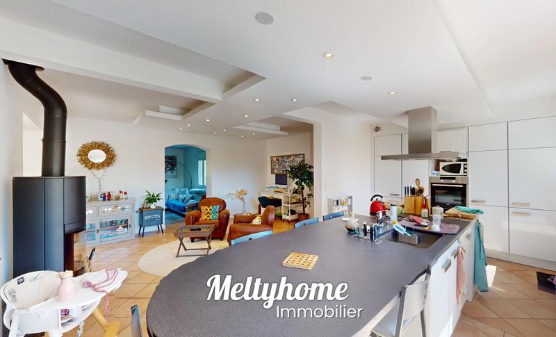 Maison - 195 m² - 10 pièces