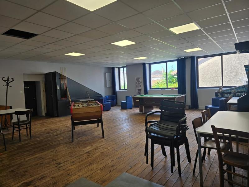 Local commercial - 400 m² - 4 pièces