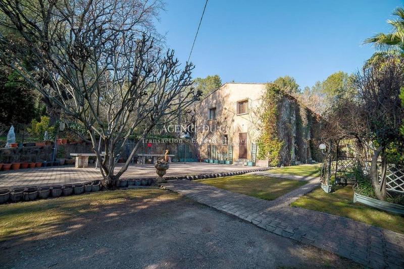 Maison - 450 m² - 10 pièces