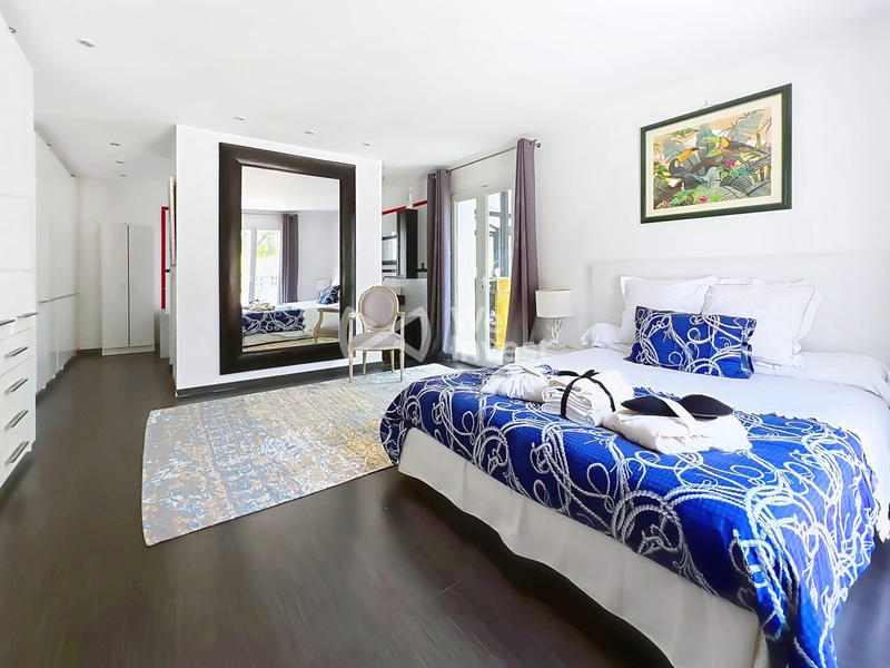 Villa - 370 m² - 8 pièces