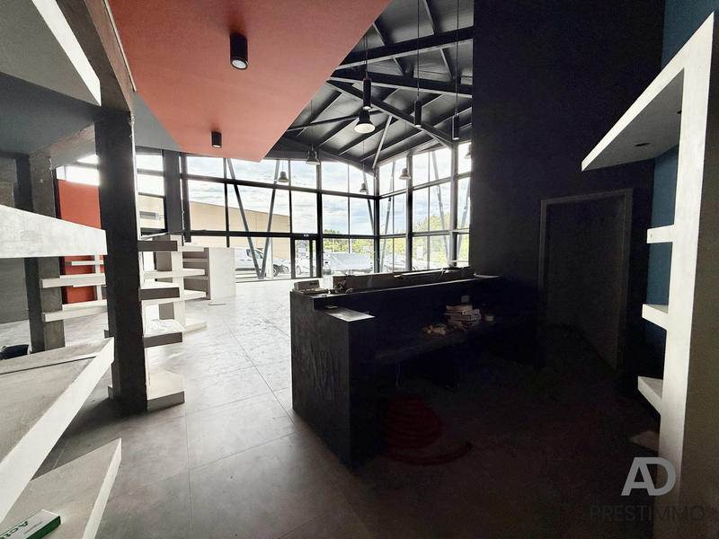 Local commercial - 300 m²