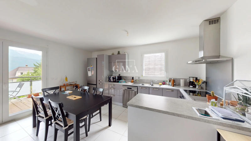 Appartement - 76 m² - 4 pièces