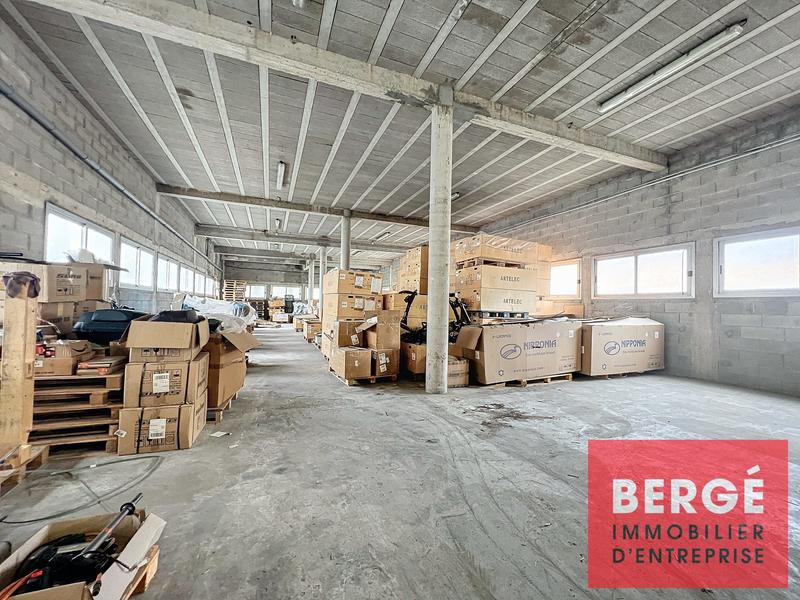 Entrepôt - 1 800 m²
