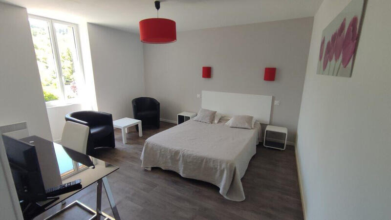 Fonds de commerce - Local commercial - 400 m²