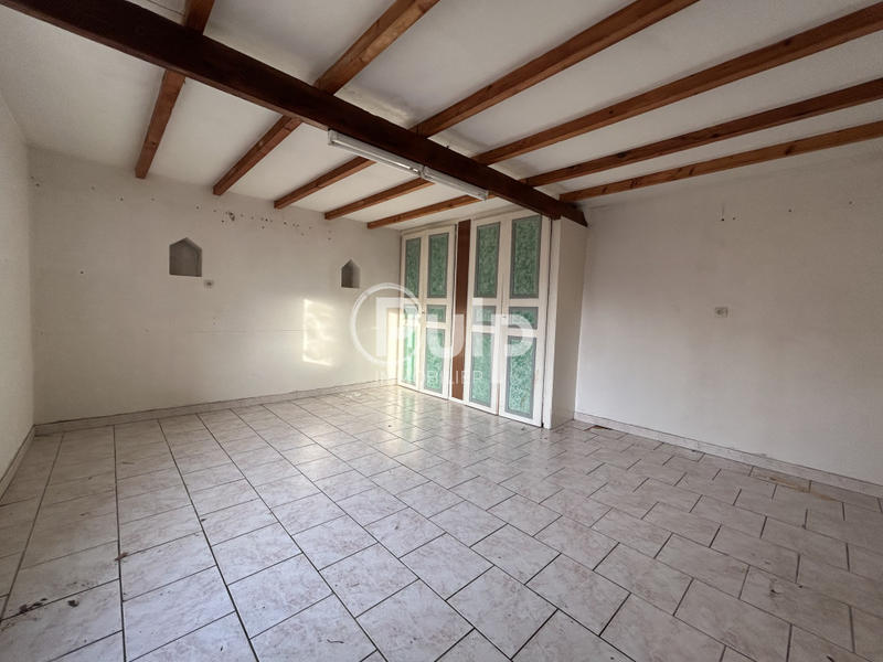 Maison - 245 m² - 5 pièces
