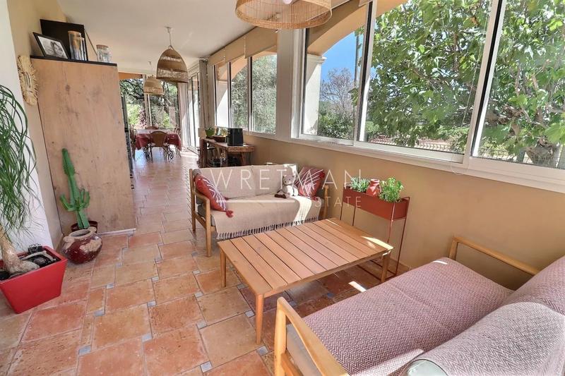 Villa - 230 m² - 9 pièces