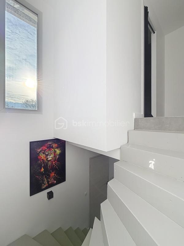 Maison - 140 m² - 5 pièces