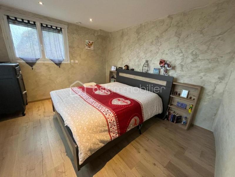 Maison - 216 m² - 7 pièces