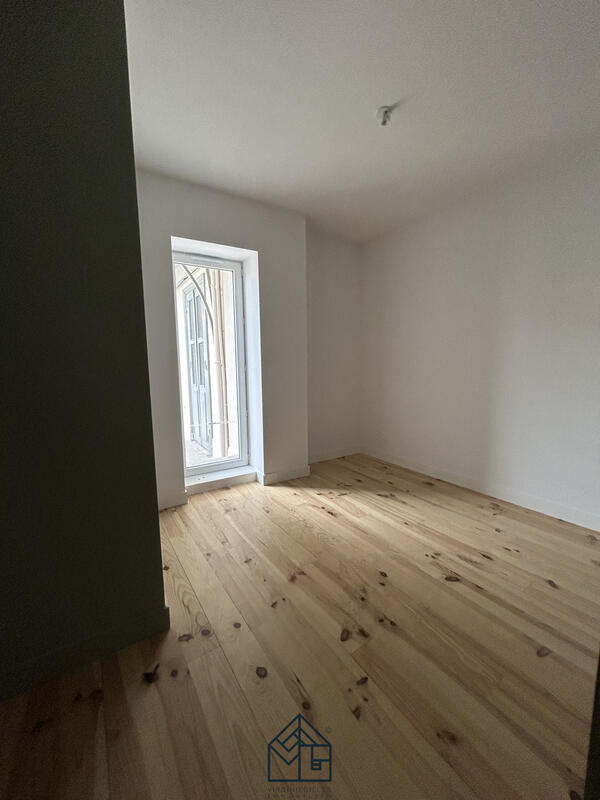Appartement - 90 m² - 4 pièces