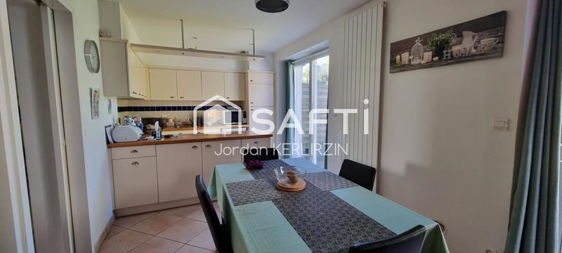 Maison - 237 m² - 8 pièces