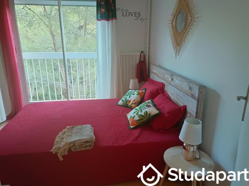 Chambre - 12 m² - 1 pièce