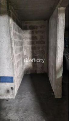 Parking / Garage - 13 m²