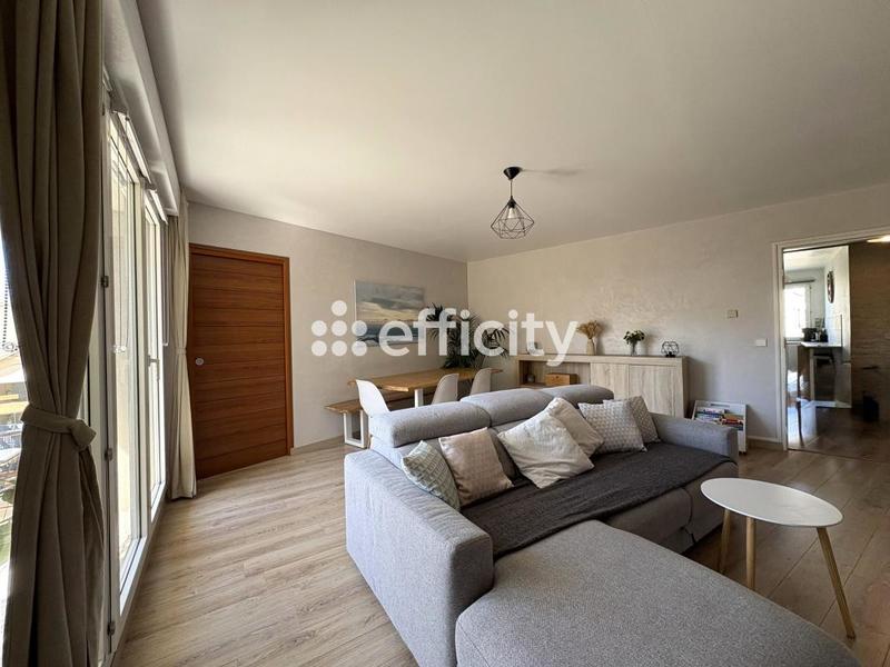 Appartement - 93 m² - 4 pièces