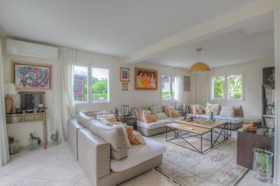 Maison - 204 m² - 6 pièces